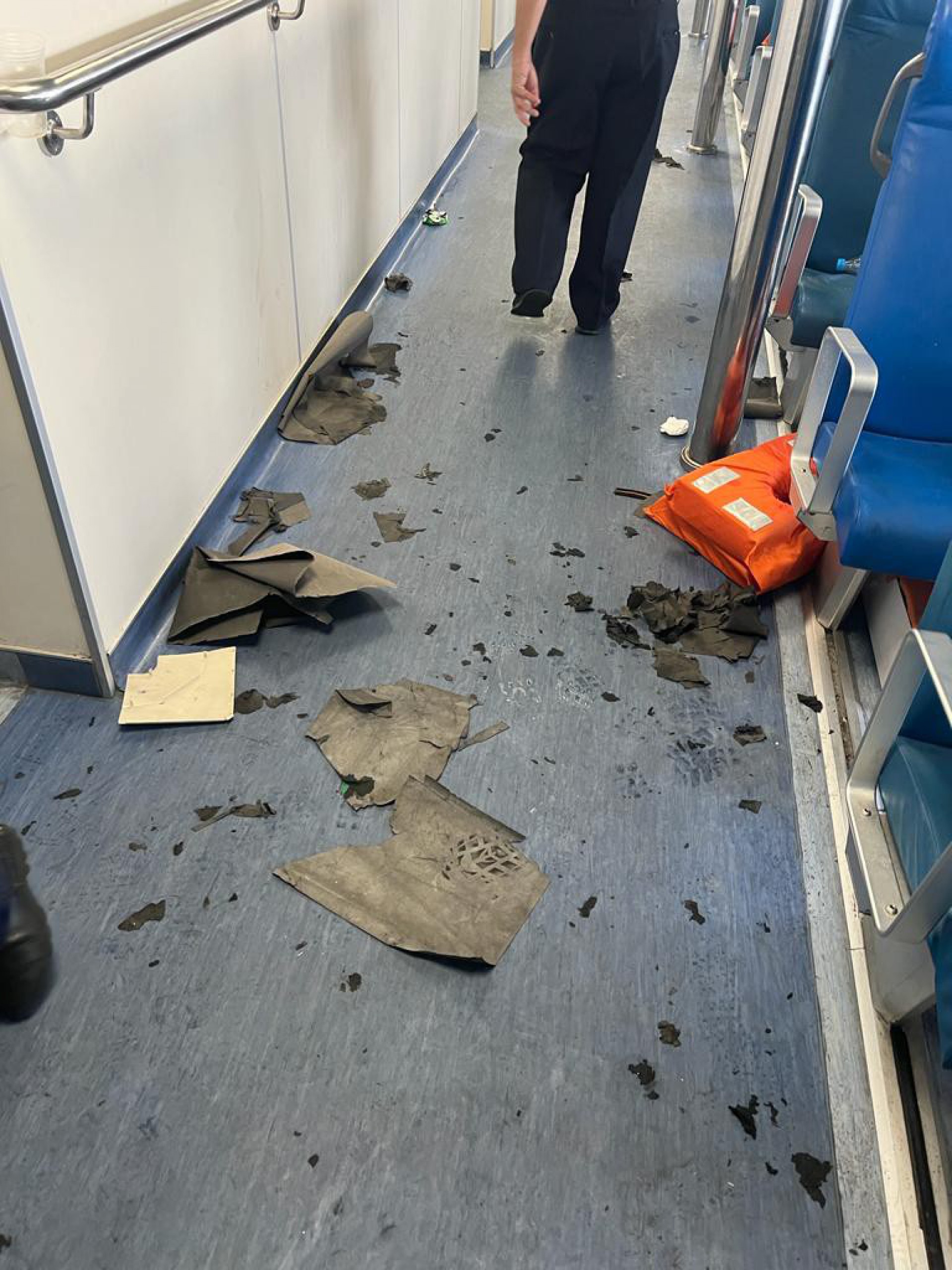 Embarcações Neves, Pão de Açúcar e Urca foram vandalizadas pelos torcedores - Divulgação/CCR Barcas