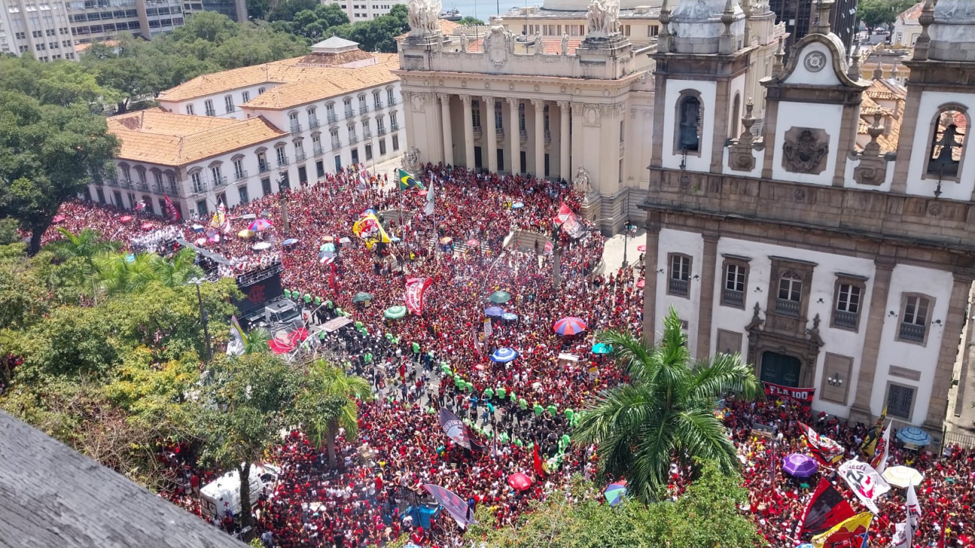 Torcedores do Flamengo fazem festa no Centro - Cleber Mendes / Agência O Dia