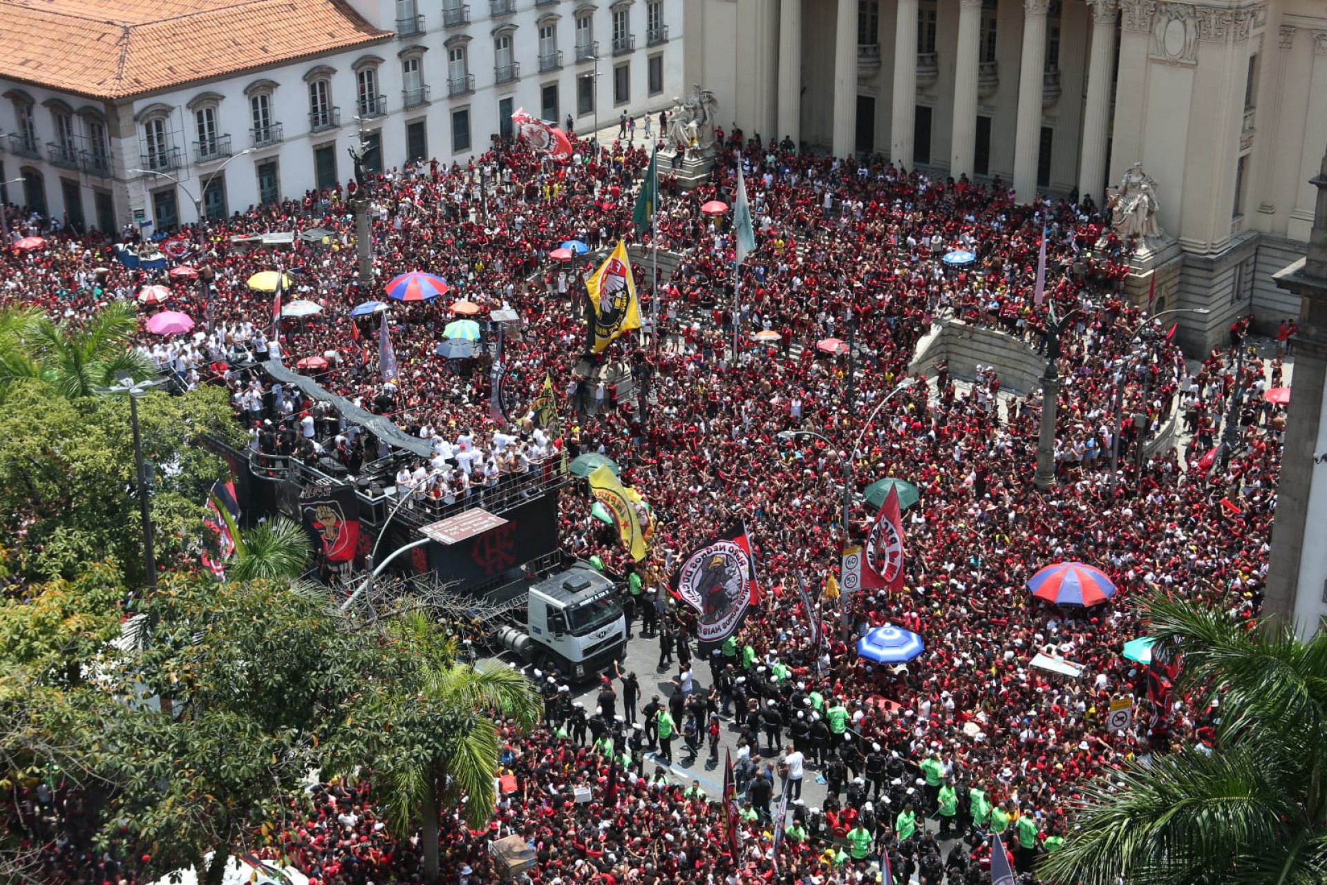 Torcedores do Flamengo fazem festa no Centro - Cleber Mendes / Agência O Dia