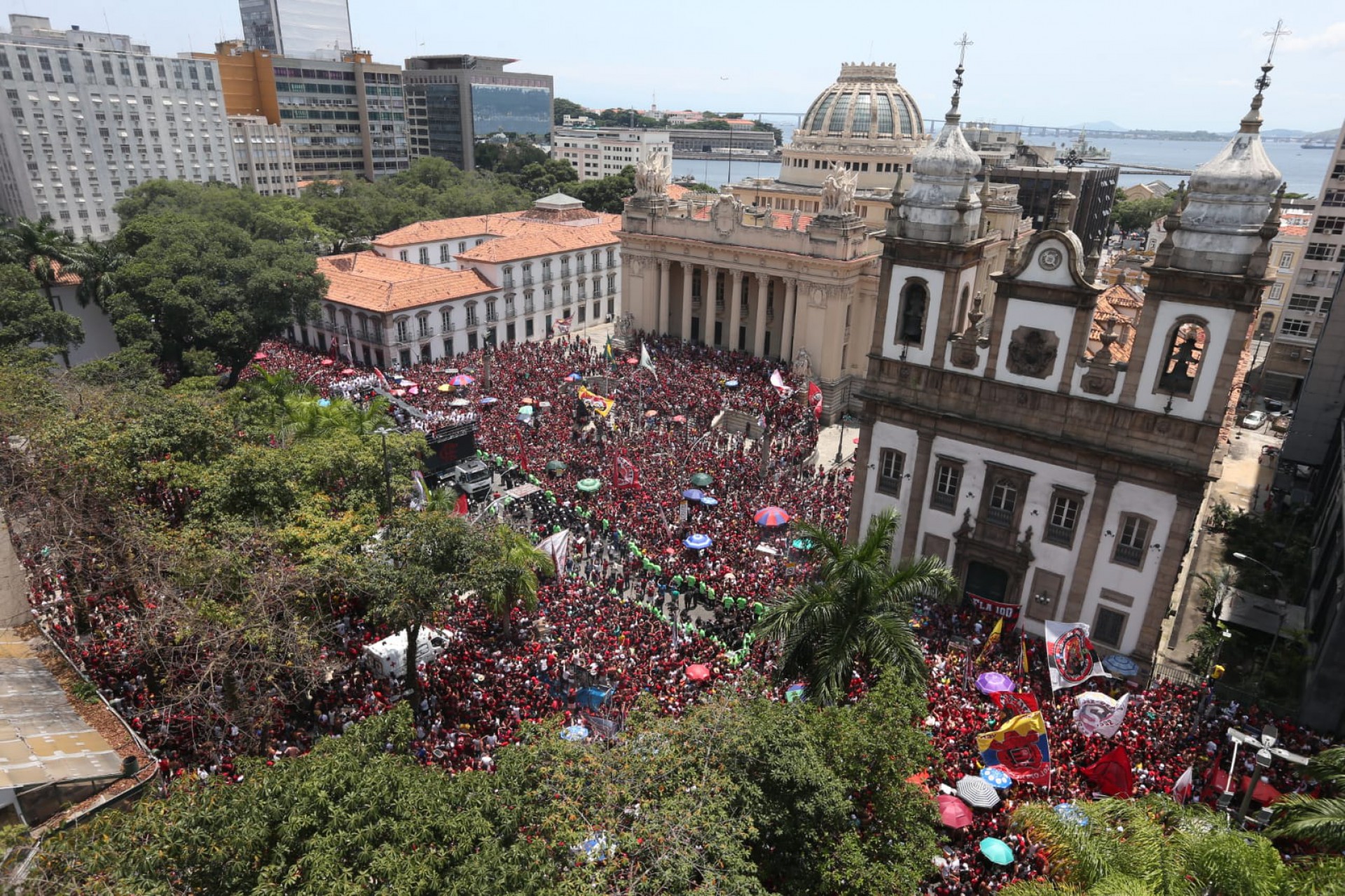 Torcedores do Flamengo fazem festa no Centro - Cleber Mendes / Agência O Dia
