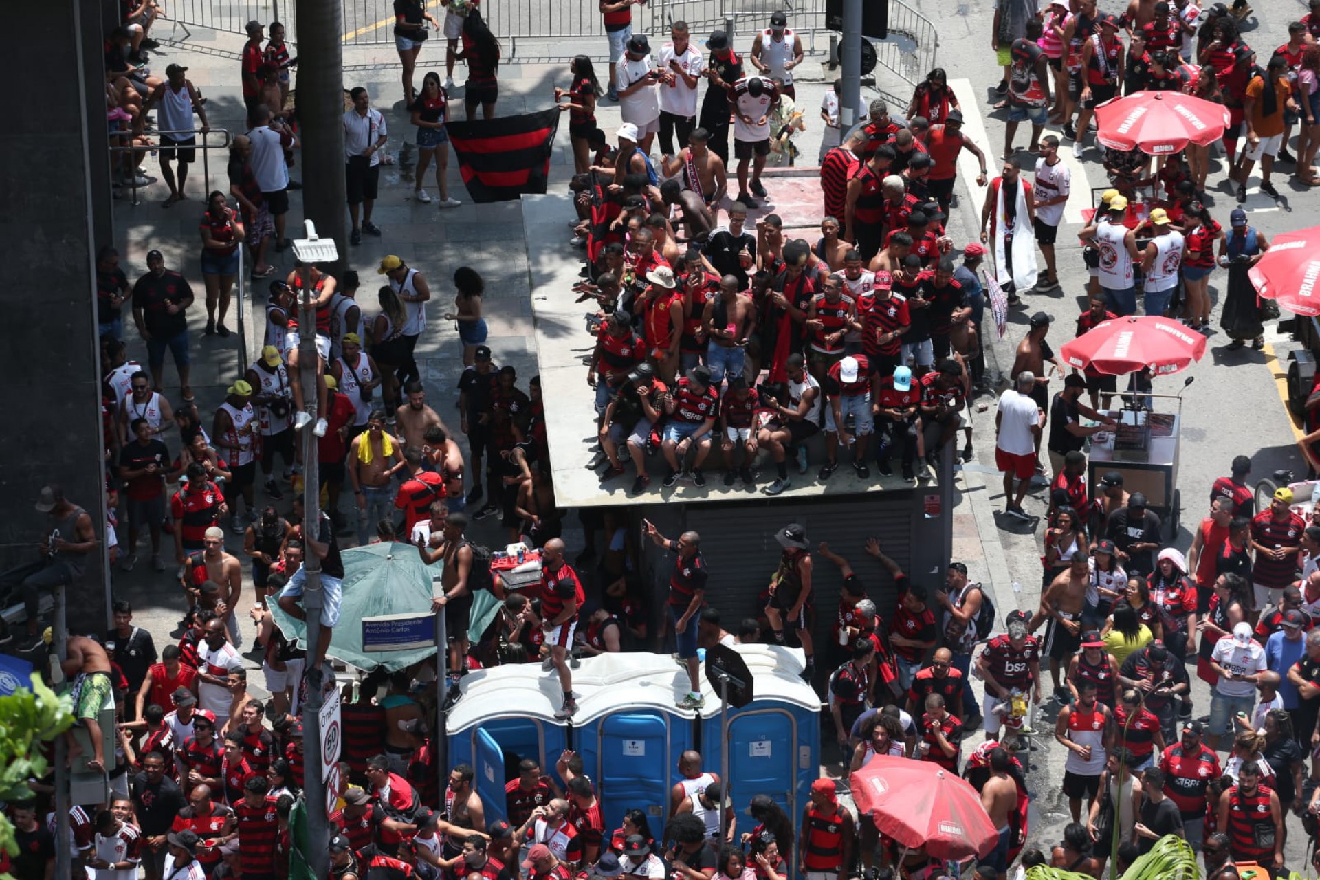 Torcedores do Flamengo fazem festa no Centro - Cleber Mendes / Agência O Dia