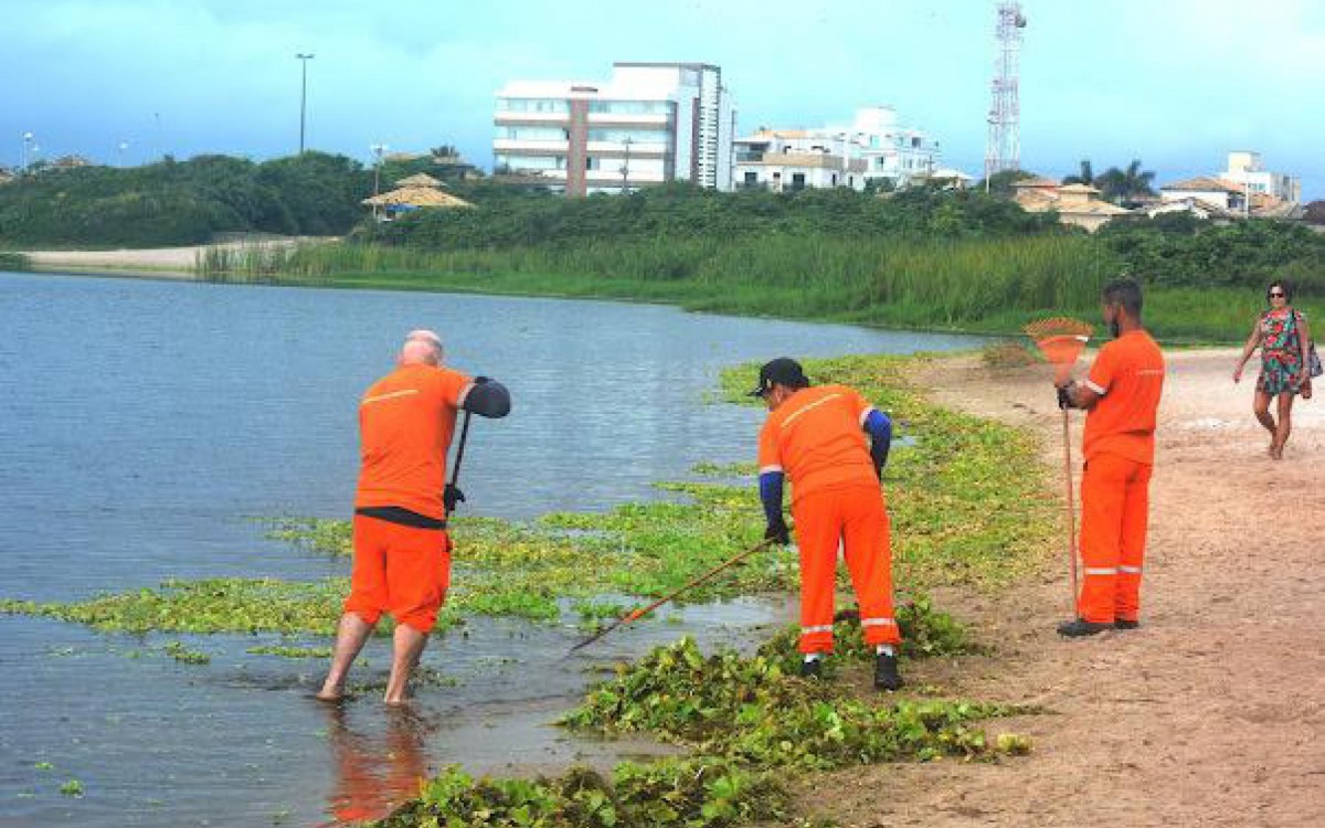 Um pouco do que foi coletado de lixo em torno no evento "Lagoa do Iriry Limpa. N&atilde;o deixe pintar sujeira". - Thiago Loures