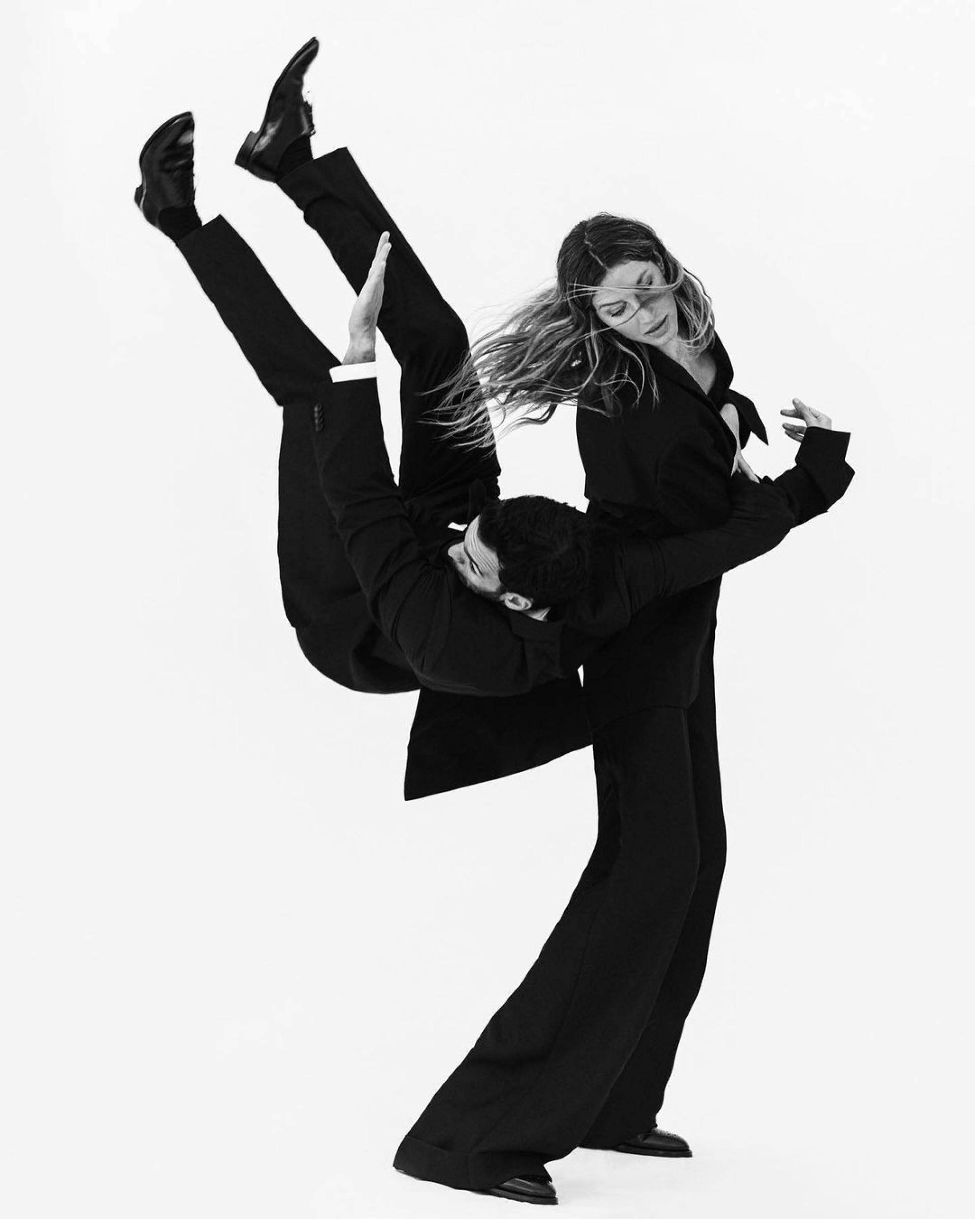 Gisele Bündchen e Joaquim Valente estrelam ensaio fotográfico para revista - Reprodução Instagram / @dustmagazine