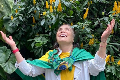 Regina Duarte é criticada por incentivar discriminação contra petistas em postagem na web