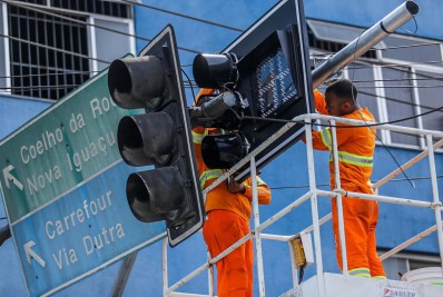 Belford Roxo: Mobilidade Urbana instala semáforos de Led no Centro