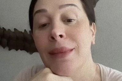 Claudia Raia fala sobre nova rotina durante gravidez: 'Fazendo um filho e uma reforma'
