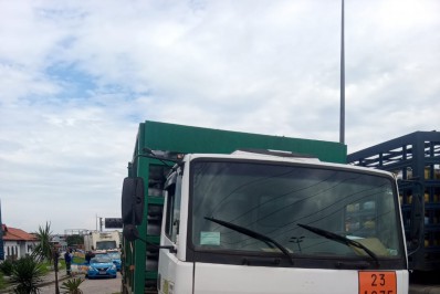 PM recupera caminhão roubado com carga de R$ 36 mil em botijões de gás