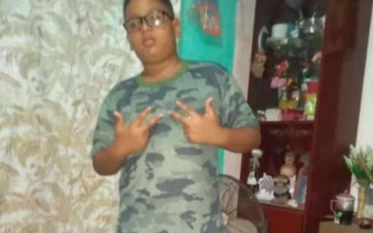 O menino Ney kayque, de 11 anos, foi baleado neste domingo (13), em S&atilde;o Jo&atilde;o de Meriti