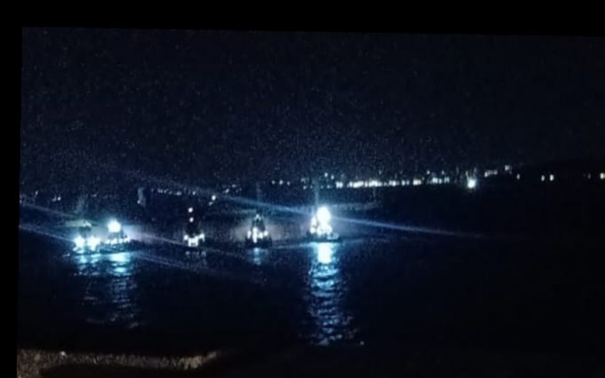 Foto compartilhada nas redes sociais mostra parte do guarda-corpo da ponte danificado após a colisão