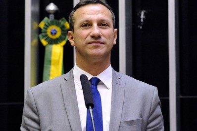 Deputado bolsonarista pede que PGR investigue viagem de Lula em jatinho de empresário
