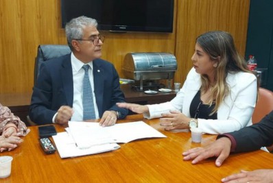 Prefeita articula junto a deputados em Brasília e consegue mais de R$ 7 milhões em emendas parlamentares