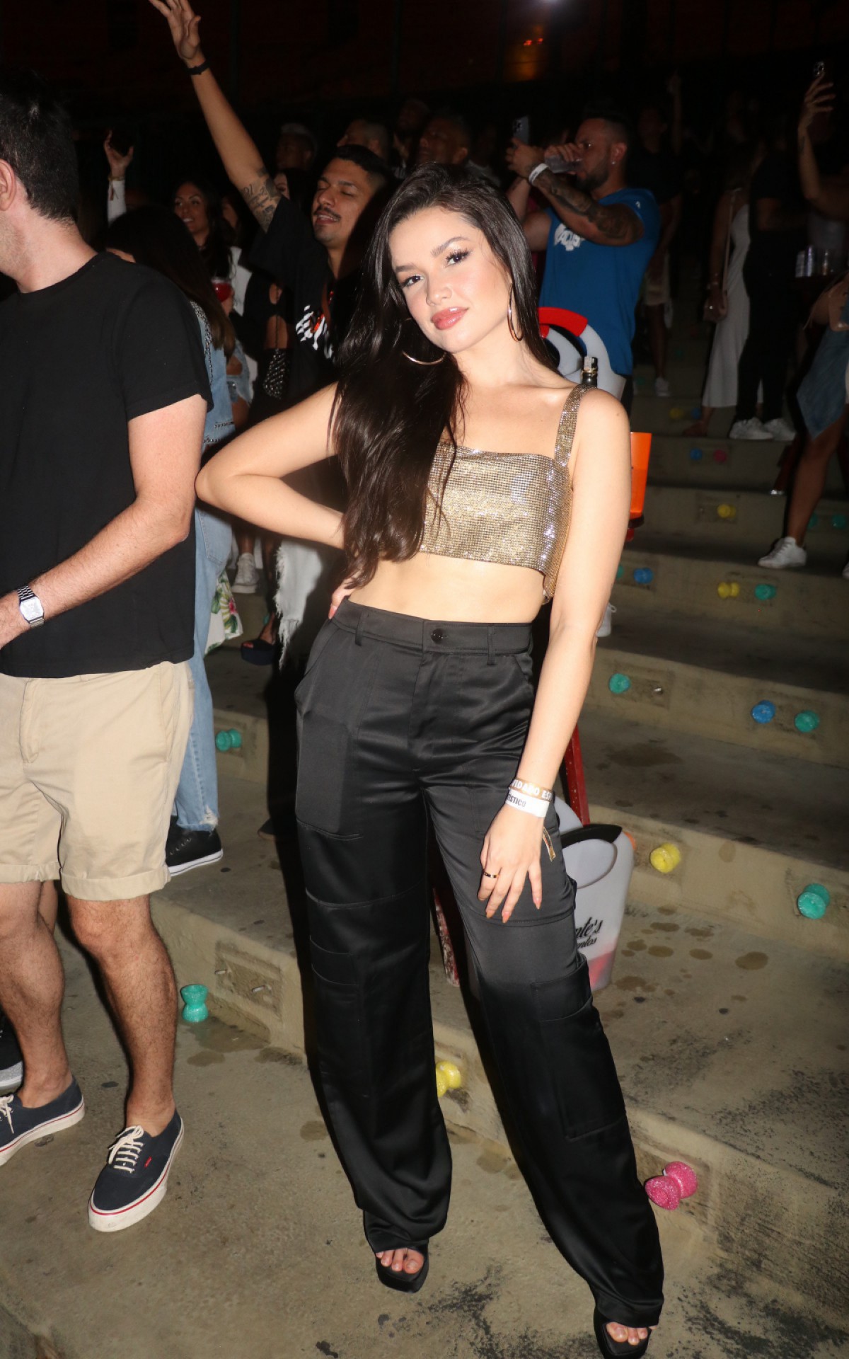 Juliette Freire curte show da banda Sorriso Maroto no Maracan&atilde;