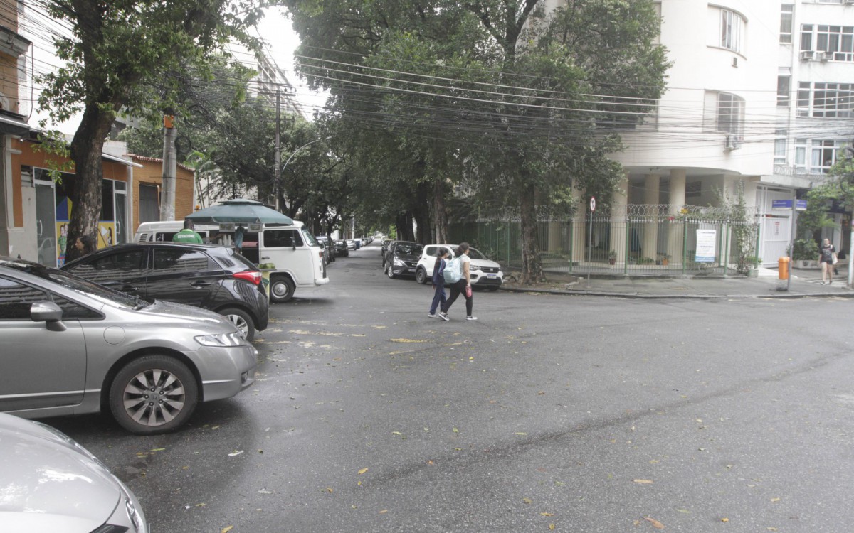 Esquina das ruas Alzira Brandão com Conde de Bonfim, na Tijuca, local onde era realizado o Alzirão, não foi decorada neste ano