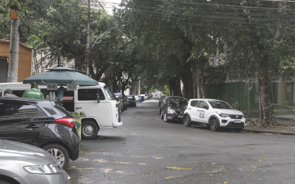 Esquina das ruas Alzira Brandão com Conde de Bonfim, na Tijuca, local onde era realizado o Alzirão, não foi decorada neste ano