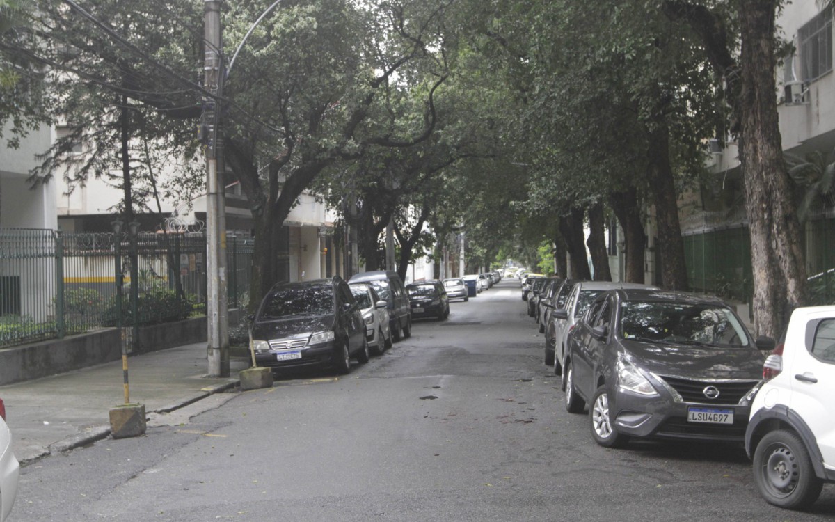Esquina das ruas Alzira Brandão com Conde de Bonfim, na Tijuca, local onde era realizado o Alzirão, não foi decorada neste ano