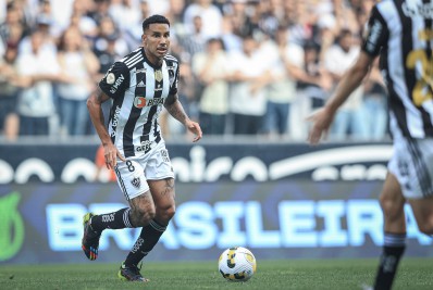 Vasco encaminha contratação do volante Jair, do Atlético-MG