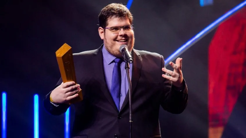 Transmissão da Copa no canal de Casimiro terá ex-jogadores da seleção brasileira