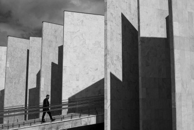 Exposição fotográfica homenageia a geometria urbana da cidade