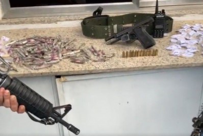PM prende suspeito com pistola e drogas no Az de Ouro em Nilópolis
