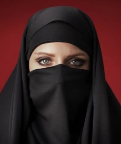 Mulheres mais tradicionais do Catar ainda usam burca