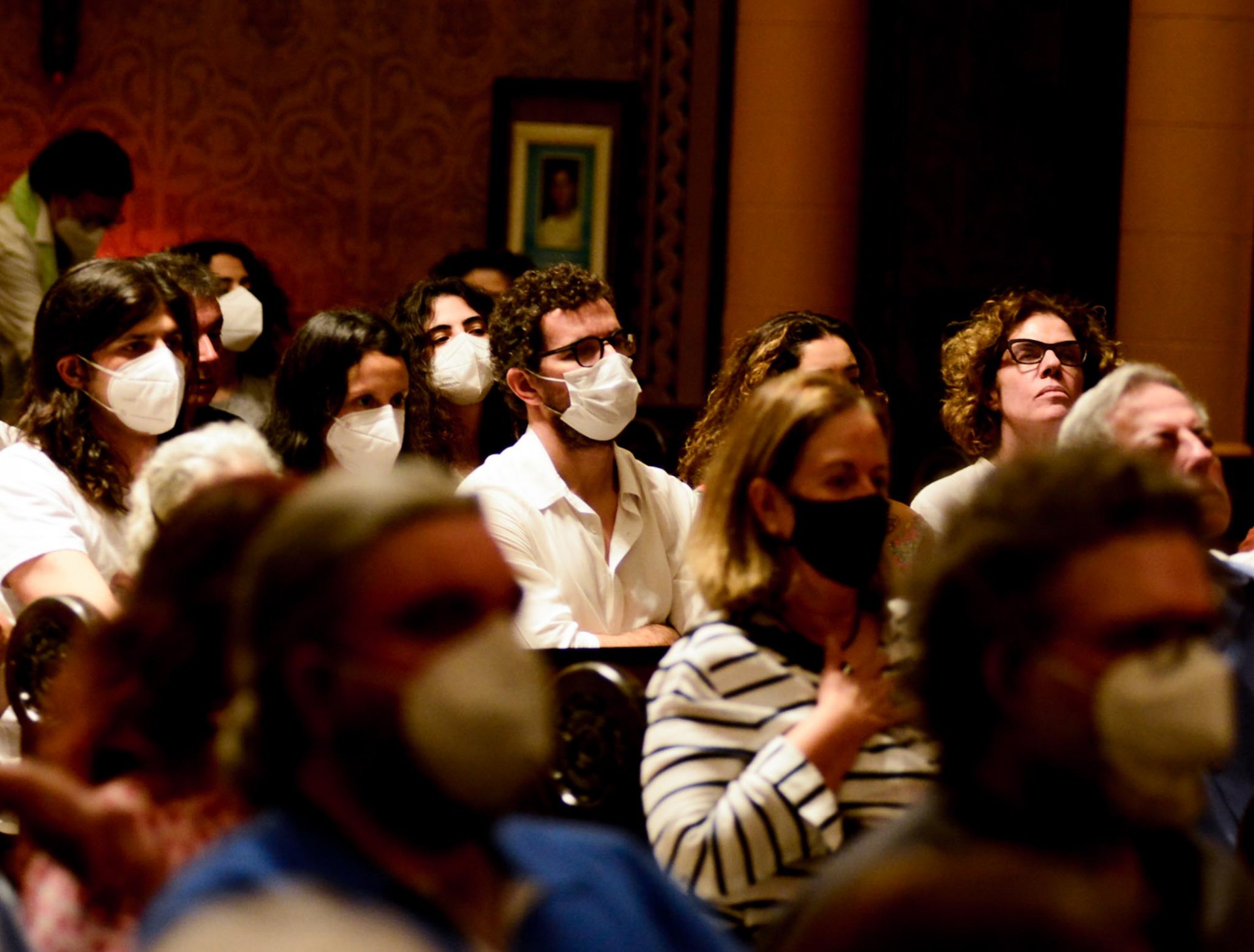 Amigos e familiares comparecem à Missa de Sétimo Dia da cantora Gal Costa, na Igreja Nossa Senhora da Paz, em Ipanema, na Zona Sul do Rio, na noite desta terça-feira - Webert Belício / Ag. News