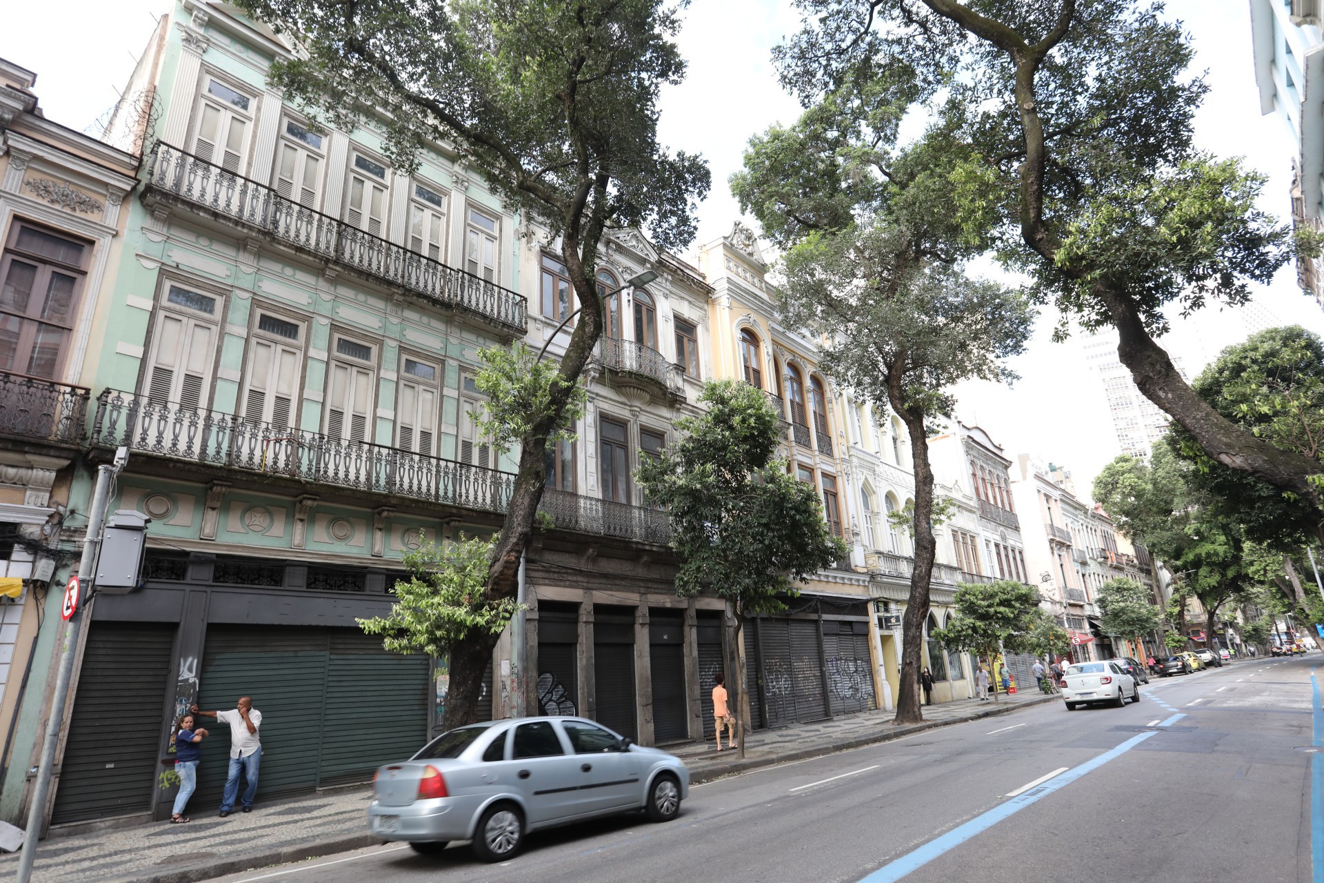 Rua da Carioca virou ponto de comércios fechados - Pedro Ivo / Agência O Dia