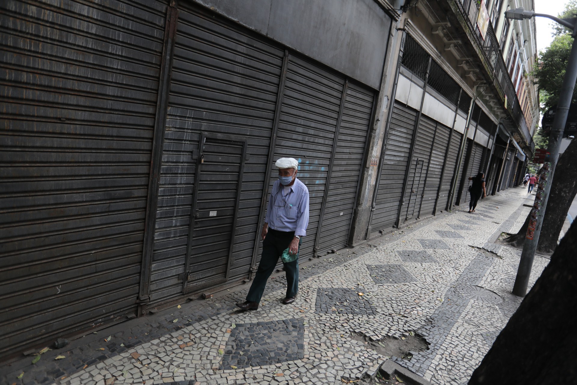 Rua da Carioca sofre com lojas fechadas - Pedro Ivo / Ag&ecirc;ncia O Dia