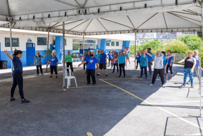 Prefeitura promove aulão de alongamento e dança em alusão à Campanha Novembro Azul