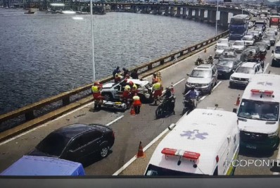 Acidente com capotamento deixa quatro feridos na Ponte Rio-Niterói