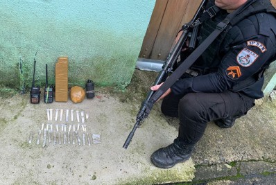 Polícia Militar fecha cerco ao tráfico em todo o município. A ação, desta vez, foi na Monsuaba: granada e drogas apreendidas