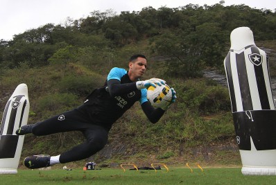 Sem Gatito no primeiro semestre de 2023, Botafogo buscará contratação de goleiro