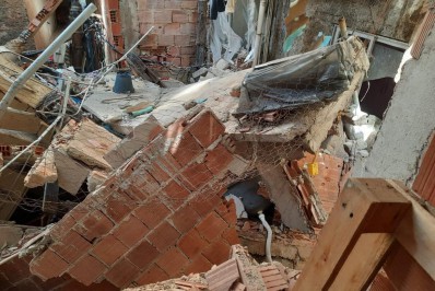 Prédio desaba na Rocinha