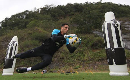 Flamengo quer negociar Renê e analisa mercado; Spartak oferece Ayrton Lucas  - Coluna do Fla