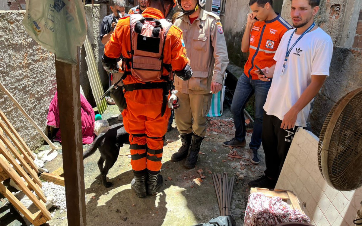 Secretarias realizam força tarefa para liberar imóvel na Rocinha - Foto: Divulgação/Defesa Civil Municipal