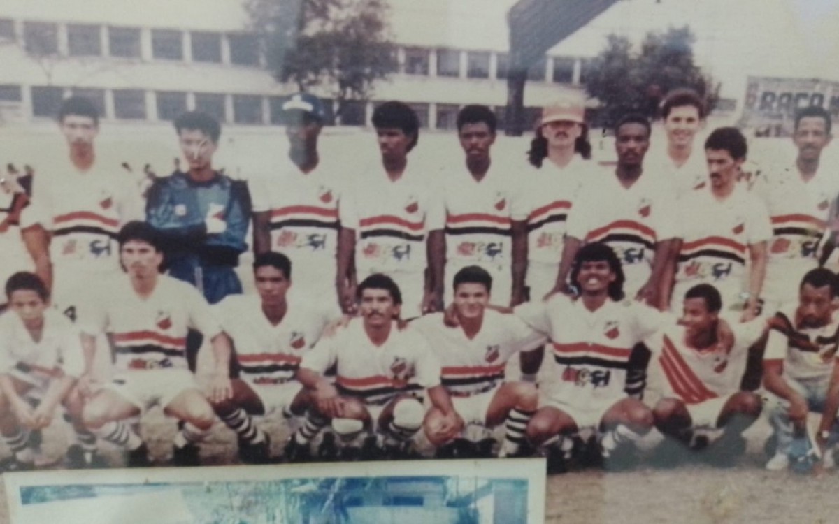 Nelson de Souza jogou no Pavunense, depois no Menezes, no Tomazinho e no Mesquita