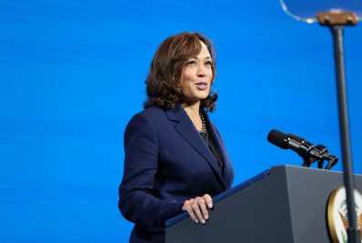 Kamala Harris se manifesta após desistência de Joe Biden