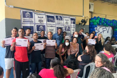Mesquitenses recebem certificados de conclusão das oficinas oferecidas no CRAS