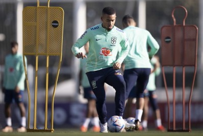 Gabriel Jesus chega ao Catar para se redimir após fracasso em 2018