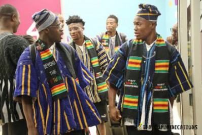 Fotos: estilo da seleção de Gana rouba cena no desembarque no Catar