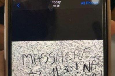 Pichação sobre massacre em escola de Araruama espanta alunos e responsáveis