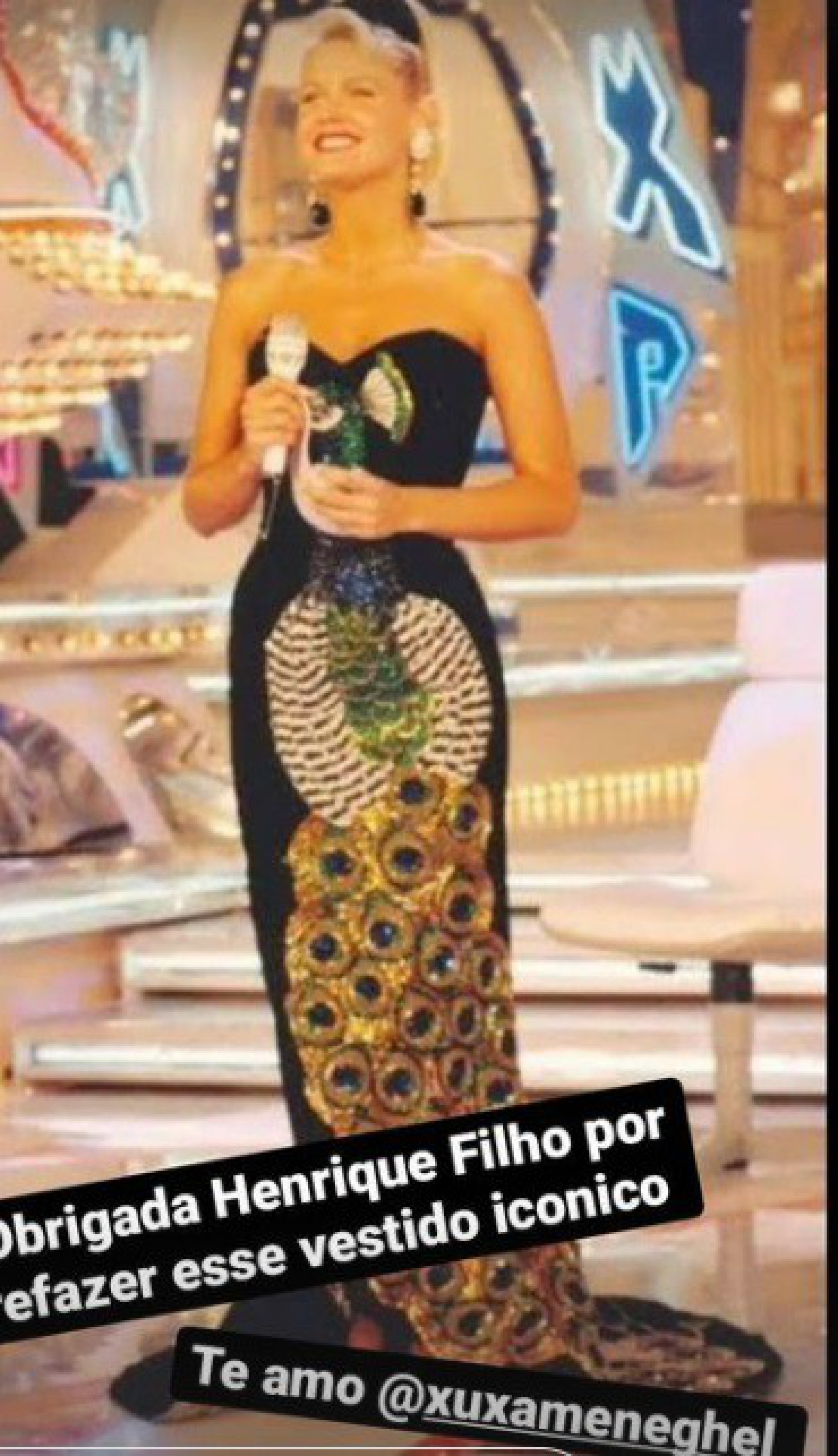 Anitta usa vestido inspirado em Xuxa no Grammy Latino - Reprodução do Instagram