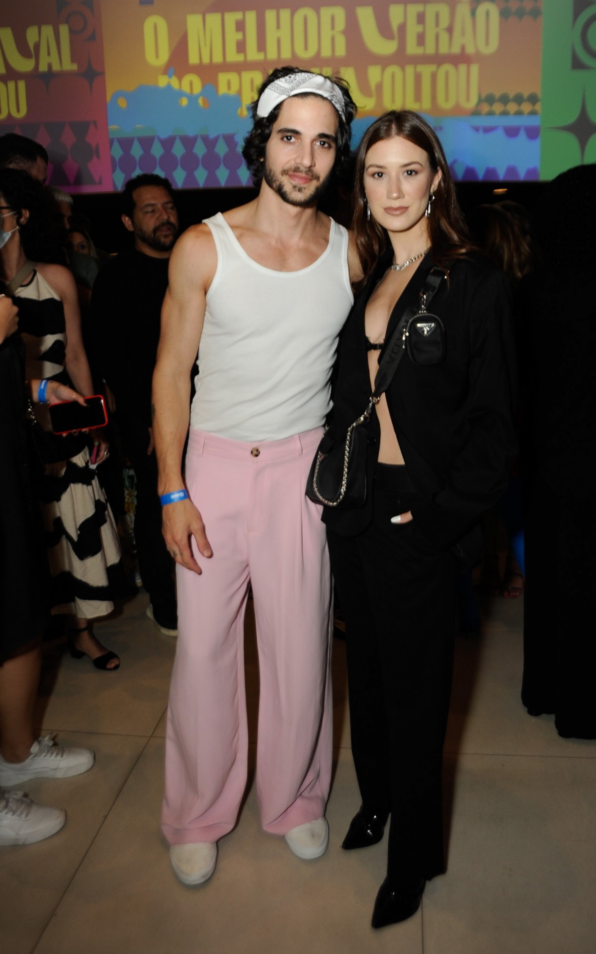 Fiuk e a namorada, Thaisa Carvalho