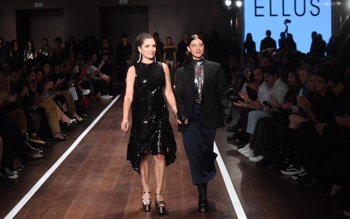 Alanis Guillen tamb&eacute;m participou do desfile de uma grife brasileira na SPFW