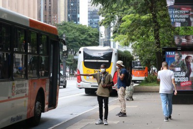 Prefeitura de SP estuda viabilidade de tarifa zero nos ônibus