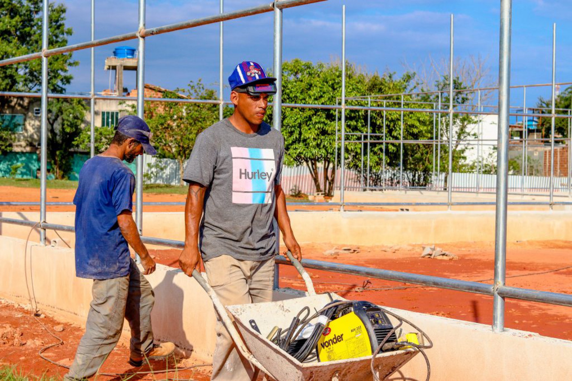 As benfeitorias incluem a construção de um campo de grama sintética, uma quadra de areia, um parcão para os frequentadores poderem levar seus animais e uma área de lazer para as crianças - Divulgação / PMN