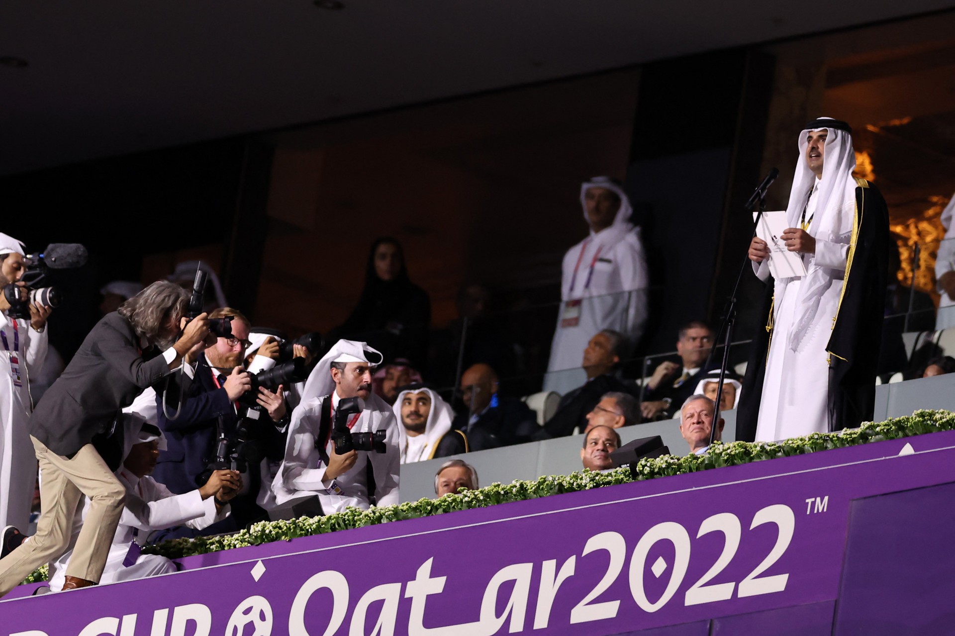 Qatar's Emir Sheikh Tamim bin Hamad al-Thani (R) delivers a speech next to the King of Jordan Abdullah II (2ndR) during the opening ceremony ahead of the Qatar 2022 World Cup Group A football match between Qatar and Ecuador at the Al-Bayt Stadium in Al Khor, north of Doha on November 20, 2022.
KARIM JAAFAR / AFP - KARIM JAAFAR / AFP
