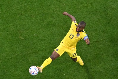 Autor dos gols do jogo de abertura da Copa do Catar, Enner Valencia já fingiu lesão para não ser preso