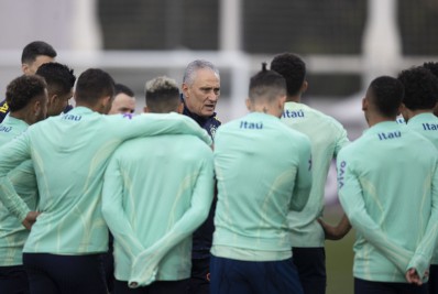 Com direito a festa no vestiário, Seleção Brasileira realiza primeiro treino no Catar