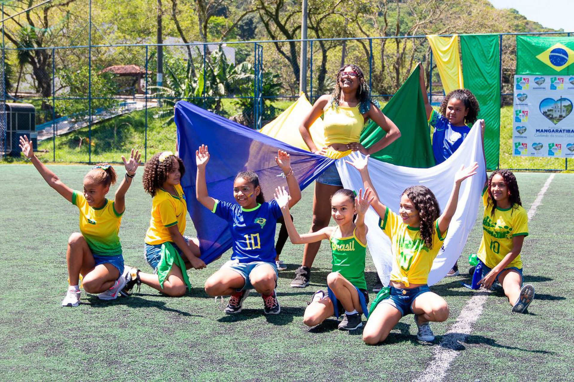 Grupo de "Dan&ccedil;a Kids" de Muriqui se apresenta no festival de futebol  - Divulga&ccedil;&atilde;o/Prefeitura de Mangaratiba