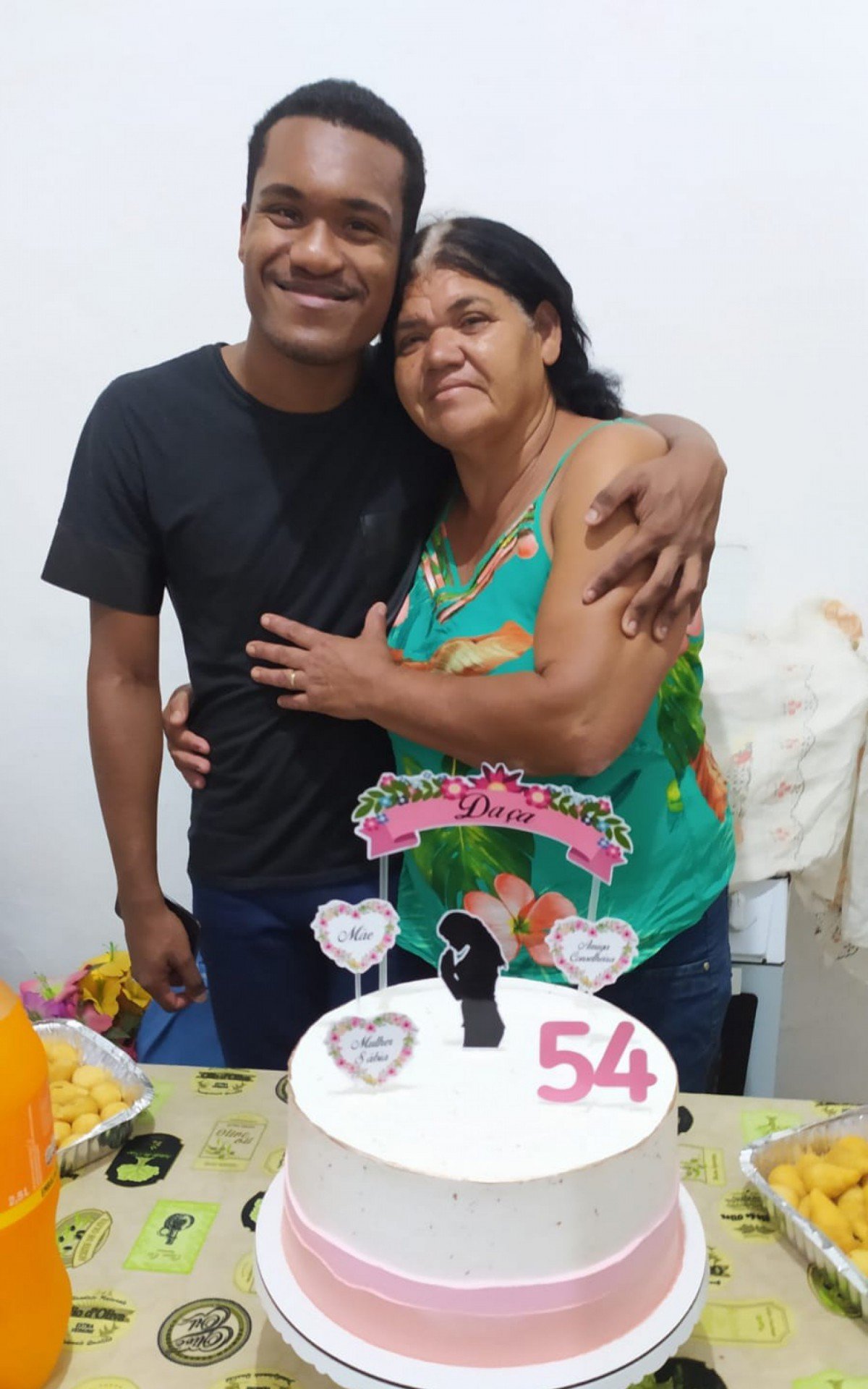 Rodrigo Luiz e sua mãe Valdeci Serafim  - Reprodução